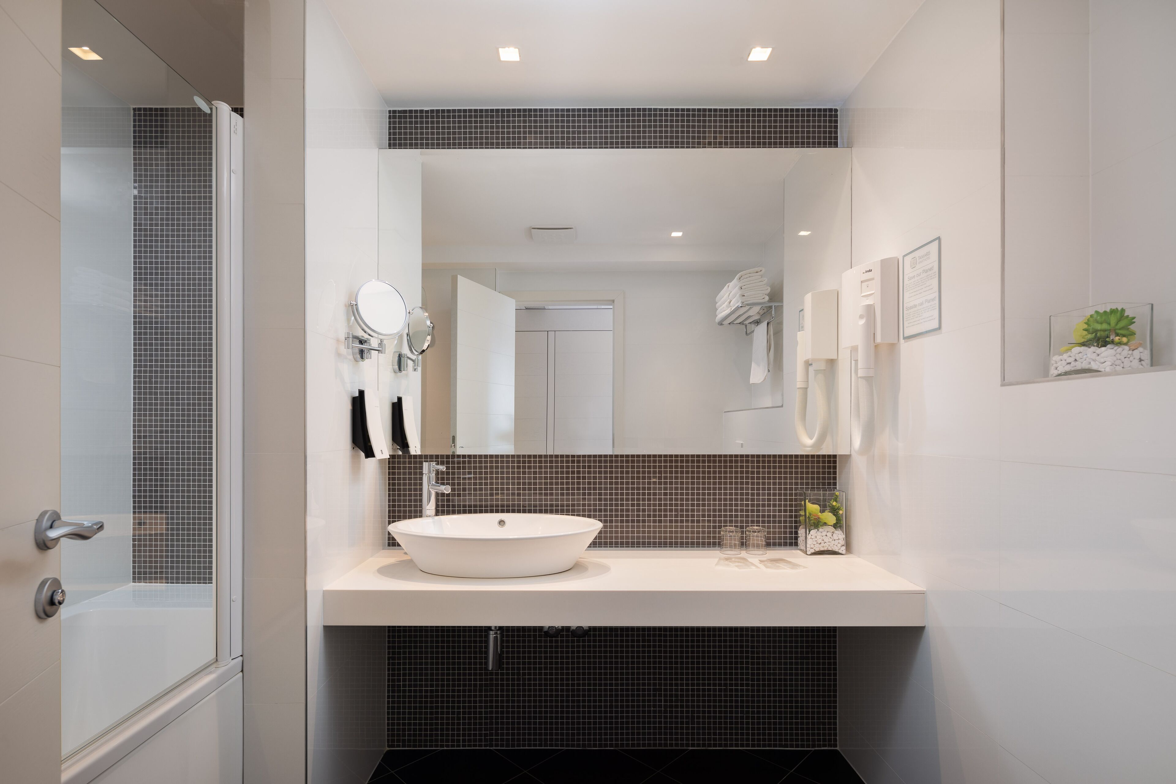 studio suite, 1 bedroom, balcony, partial sea view | bathroom | free toiletries, hair dryer, towels, soap