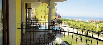 Menada Green Hills Apartments