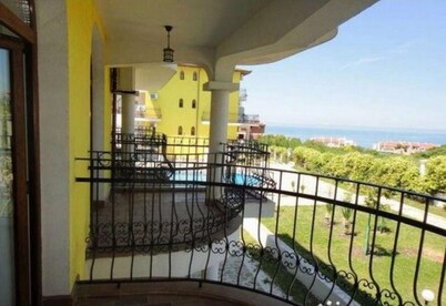 Menada Green Hills Apartments