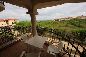 Comfort-huoneisto, parveke | Näkymä parvekkeelta