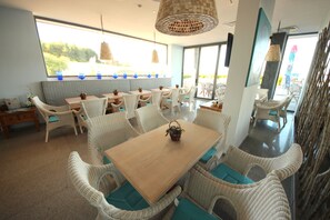 Bar (on property) - Menada Sozopol Apartments (Sozopol)