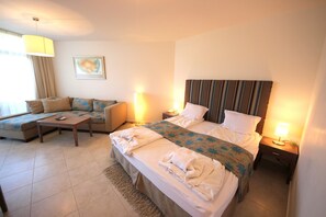 Comfort-studio, näköala uima-altaalle | Ilmainen Wi-Fi, vuodevaatteet