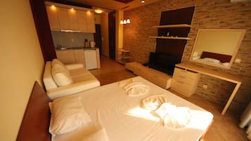 家庭開放式客房 | 私人小型廚房 | 電冰箱、爐台、鍋具/餐盤/廚房用品