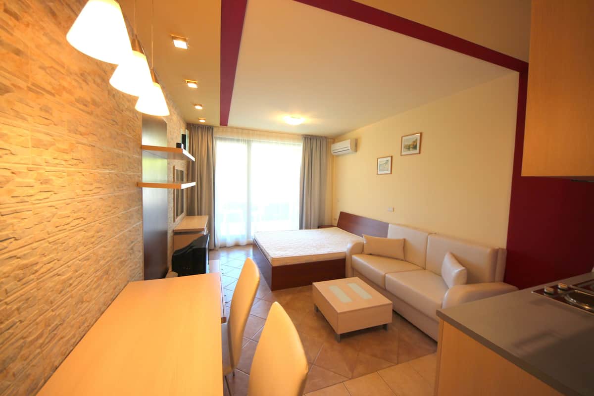 Studio, Terrace | Living room | 30-inch TV with cable channels