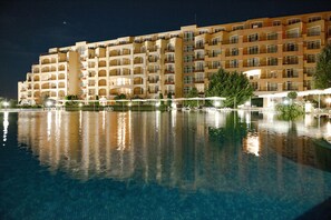 Seasonal outdoor pool, pool umbrellas, sun loungers