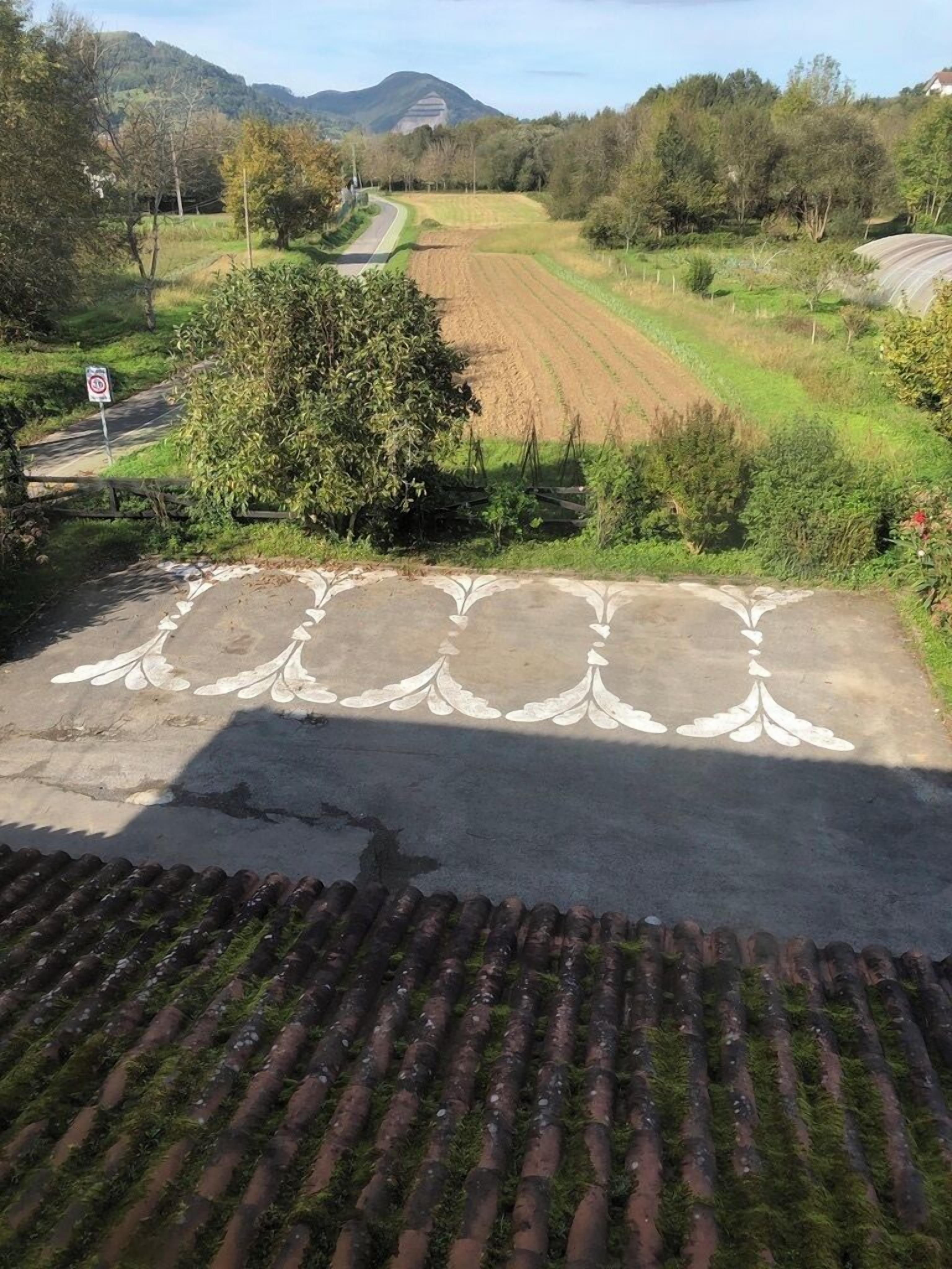 Bãi đậu xe tự phục vụ miễn phí 