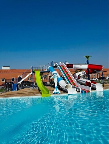 Hotel & Resort Golden Marina Yanbu  فندق ومنتجع جولدن مارينا ينبع إدارة وتشغيل شركة منتجع المرسى الذهبي