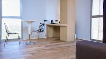 40-inch LED TV with cable channels, TV