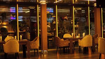 Spécialités Cuisine locale et internationale