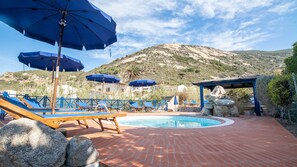 Outdoor spa tub - Hotel Il Perseo (Marciana)
