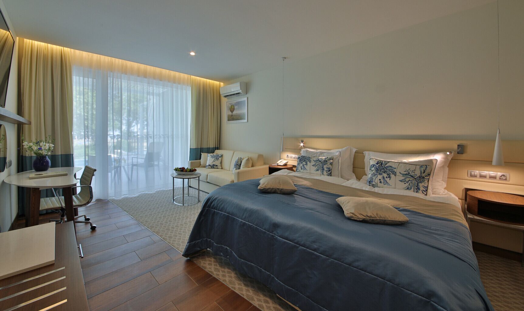 1 bedroom, minibar, in-room safe, desk