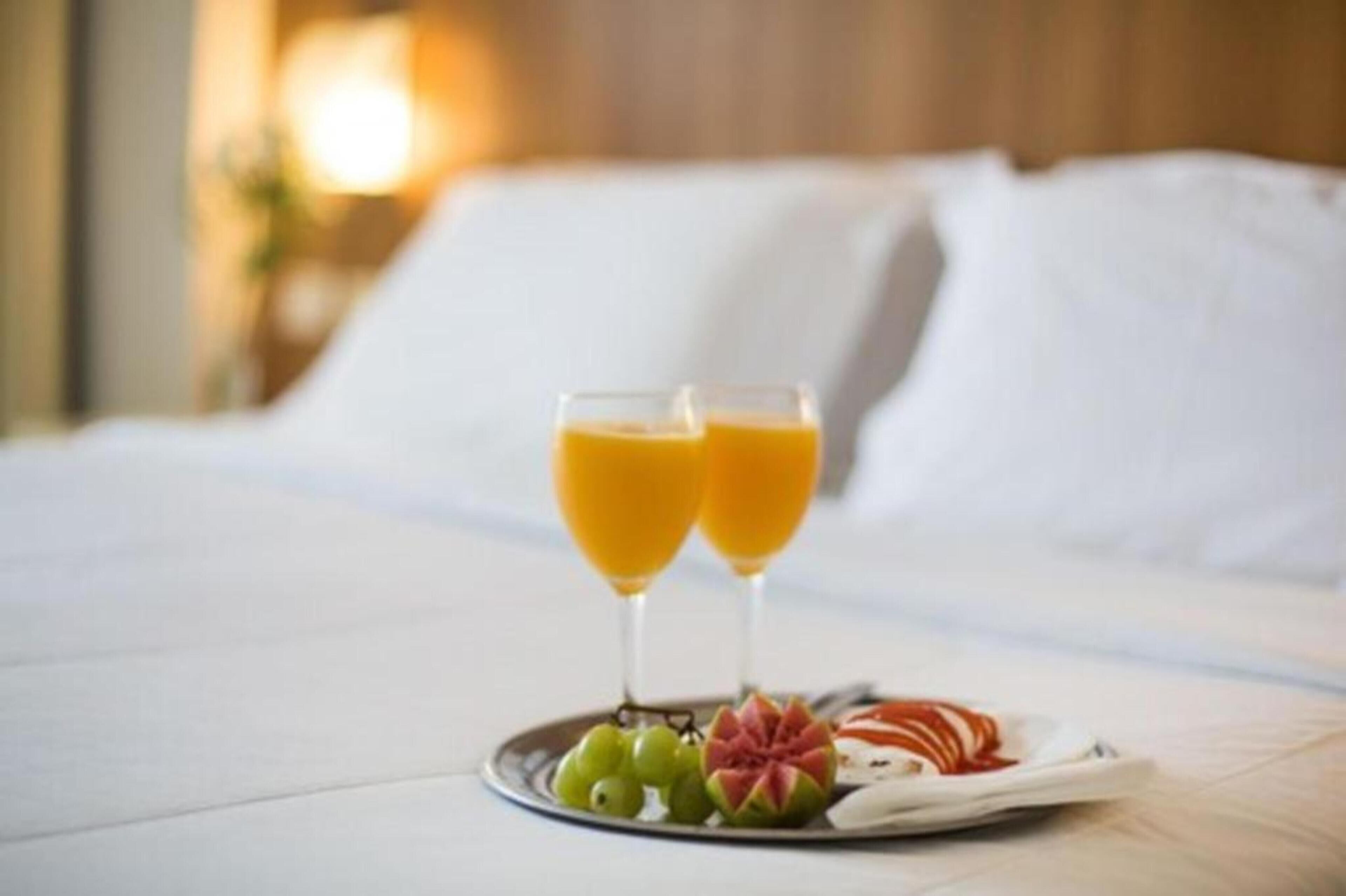 Standard PwD Disability Access - 1 Queen Bed | Frigobar, cofres nos quartos, escrivaninha