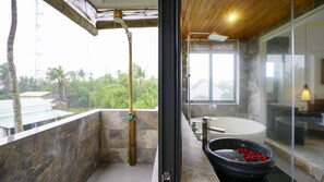 Bathroom shower - Serena Villa (Da Nang)