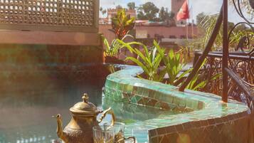 Bain à remous extérieur