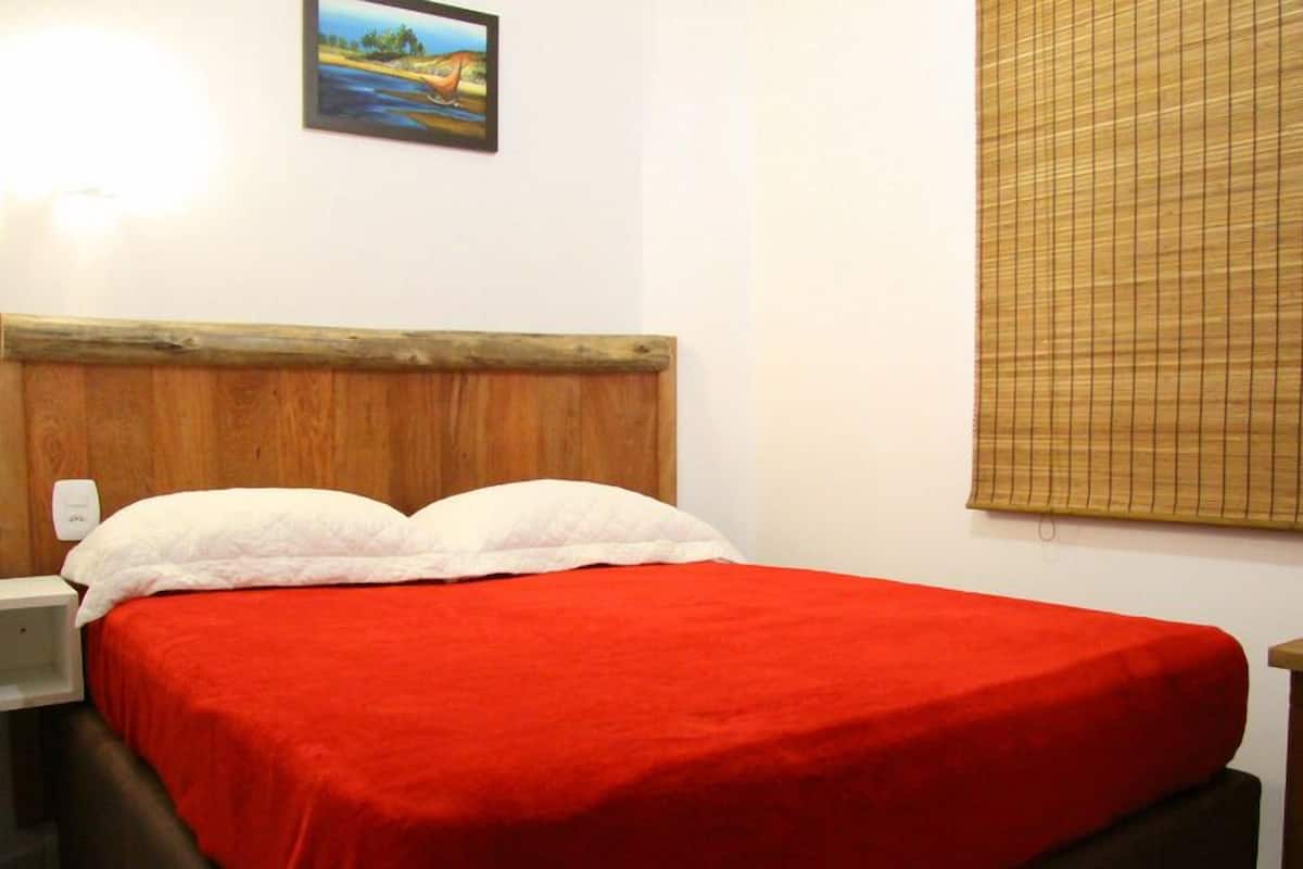 Blackout curtains, free cots/infant beds, free WiFi