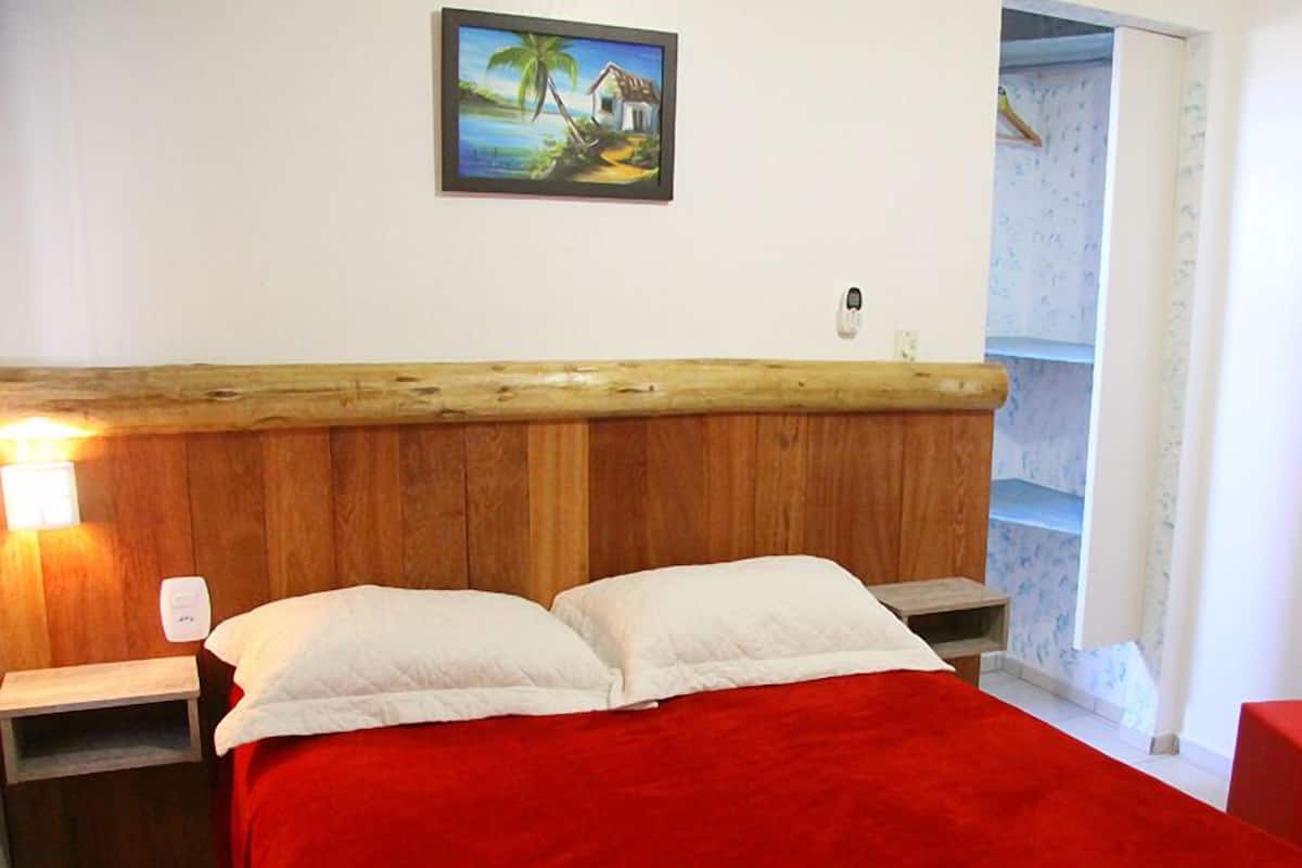 Blackout curtains, free cots/infant beds, free WiFi