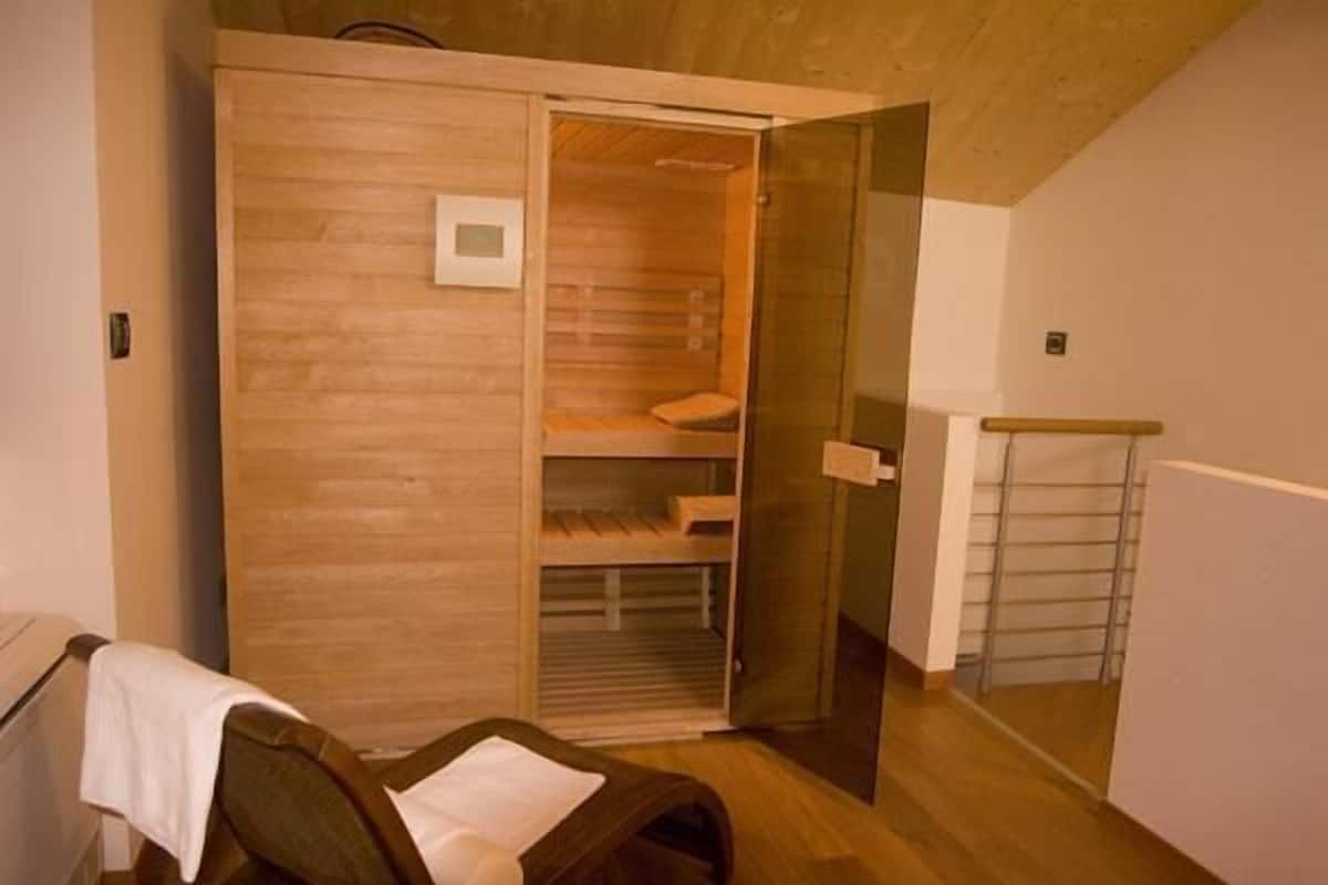 Minibar, két bảo mật tại phòng, phòng cách âm