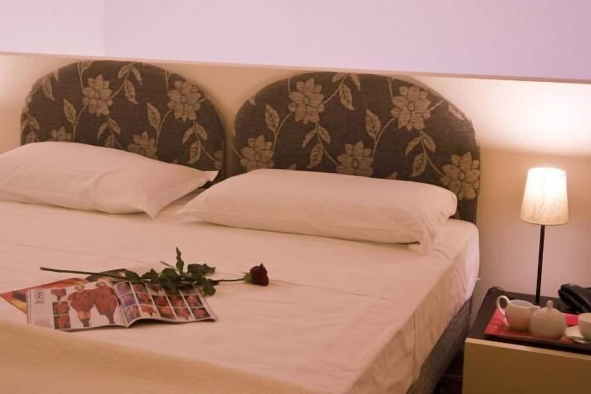 Minibar, két bảo mật tại phòng, phòng cách âm