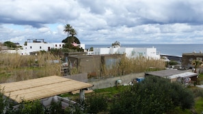 Quarto família, várias camas | Frigobar, escrivaninha