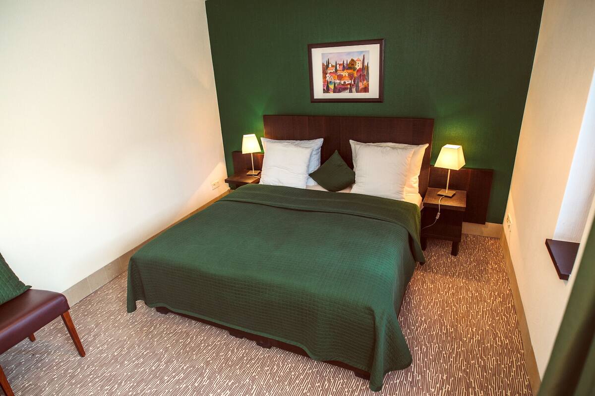 Junior-Suite | 1 Schlafzimmer, Minibar, Zimmersafe, Schreibtisch