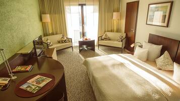 1 bedroom, minibar, in-room safe, desk