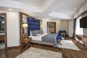 Ropa de cama de alta calidad y minibar 