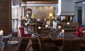 Breakfast, lunch, dinner served; Greek cuisine 