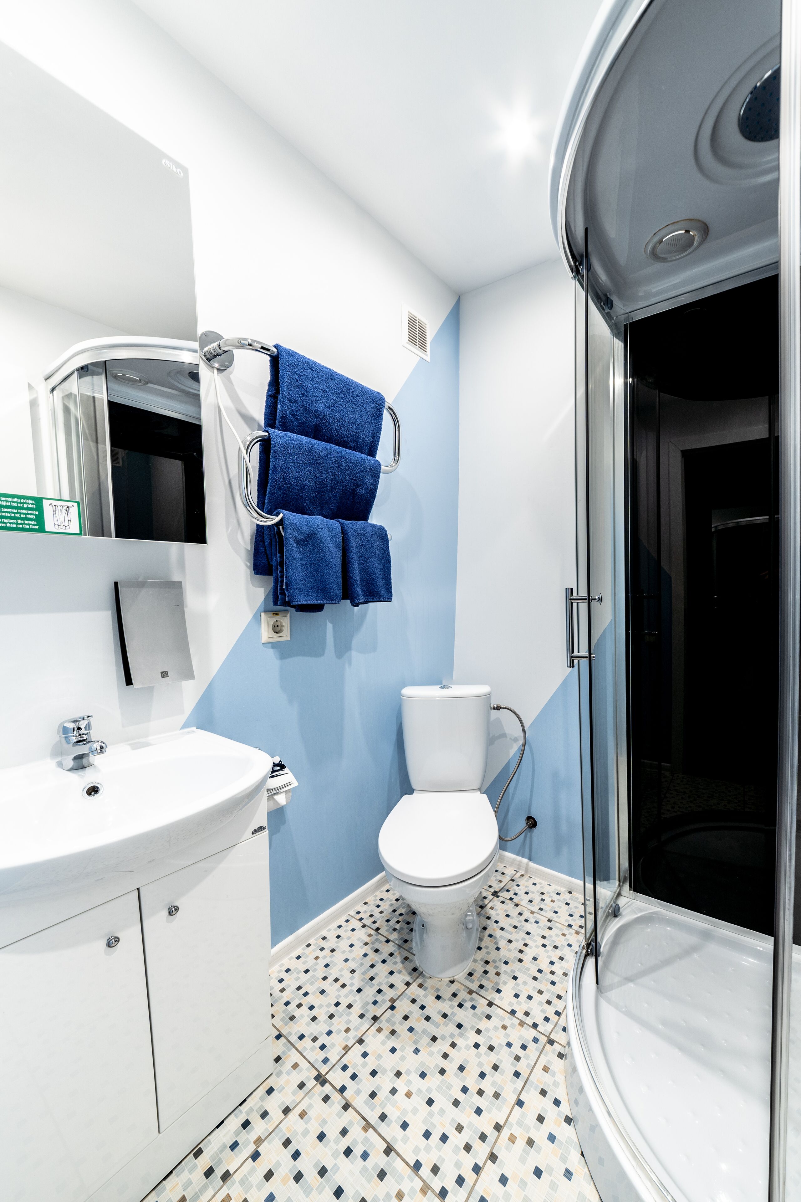 double room | bathroom | towels
