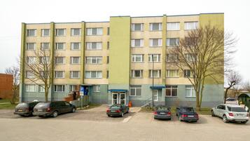 Self-parking (surcharge) 6 per night