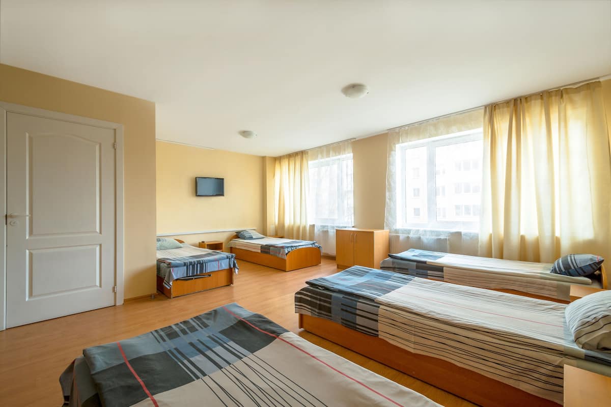 basic room (5 adults) | 1 bedroom, free wifi