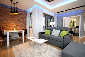 1 chambre, fer et planche à repasser, lits bébé (en supplément)