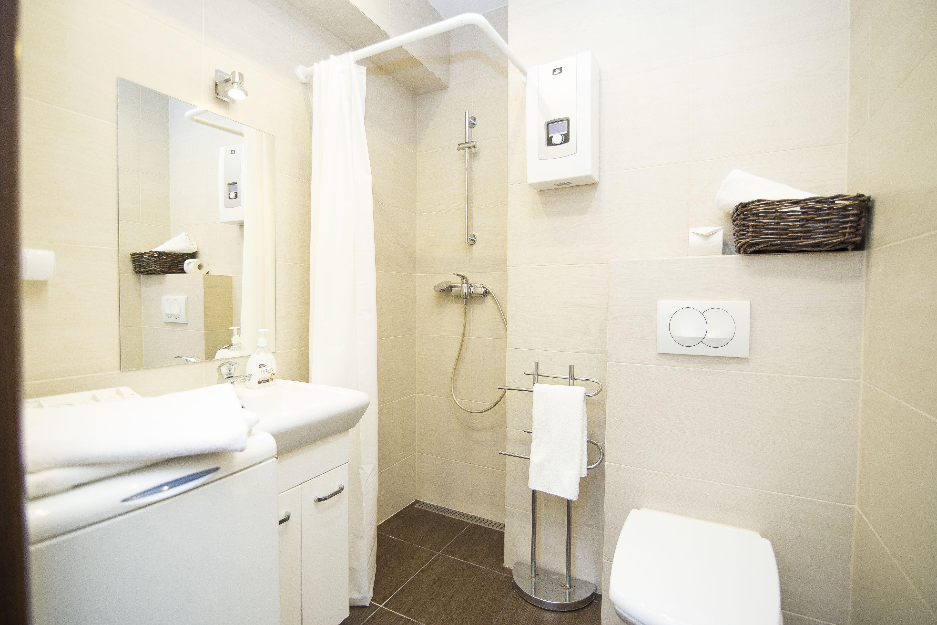 Suite, 1 kamar tidur | Kamar mandi | Shower, pengering rambut,  dan handuk