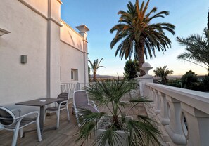 Deluxe Double Room, 1 Queen Bed | Terrace/patio - Quinta Real Granada (Huetor Vega)