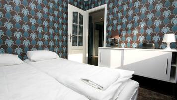 Suite, 1 Bedroom | 1 bedroom, iron/ironing board, free WiFi, bed sheets