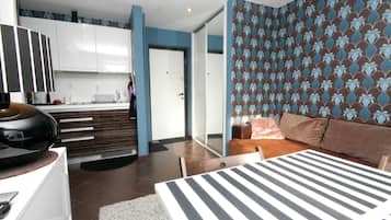 Suite, 1 Bedroom | Private kitchenette | Fridge, stovetop, coffee/tea maker, electric kettle