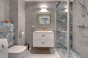 Comfort Suite, 1 Bedroom, Balcony, Beachside | Bathroom - Rent a Flat apartments - Nadmorski Dwór (Gdansk)
