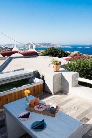 Romantic Apartment, 1 Bedroom | Premium bedding, in-room safe, individually decorated, desk - Aletro Cottage Houses (Mykonos)