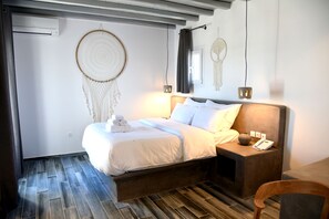 Premium bedding, in-room safe, individually decorated, desk - Aletro Cottage Houses (Mykonos)