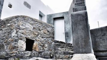Pintu masuk properti