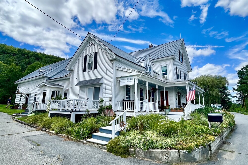 Harvest Barn Inn