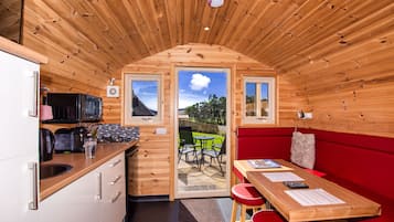 Chalet Deluxe, 1 chambre, cuisine, vue montagne | 1 chambre, draps en coton égyptien, literie de qualité supérieure