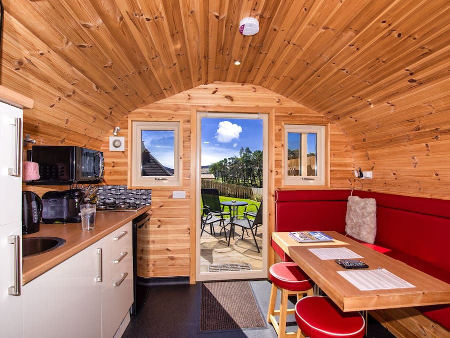 1 bedroom, Egyptian cotton sheets, premium bedding, memory foam beds