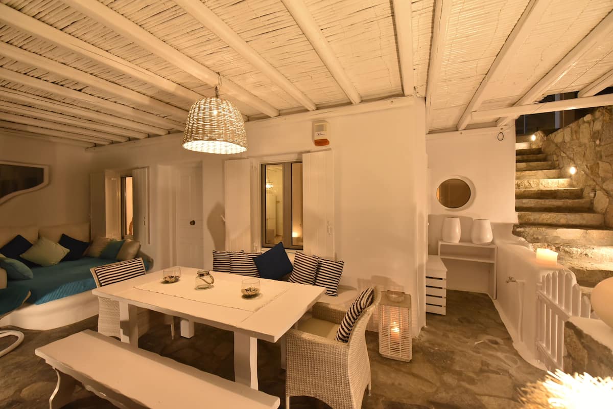 Family Villa, 2 Bedrooms, Sea View | In-room dining