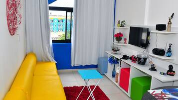 Departamento | Sala de estar | Televisión LCD de 32 pulgadas con canales vía satélite y televisión