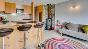 Apartment, 1 Bedroom | Living area