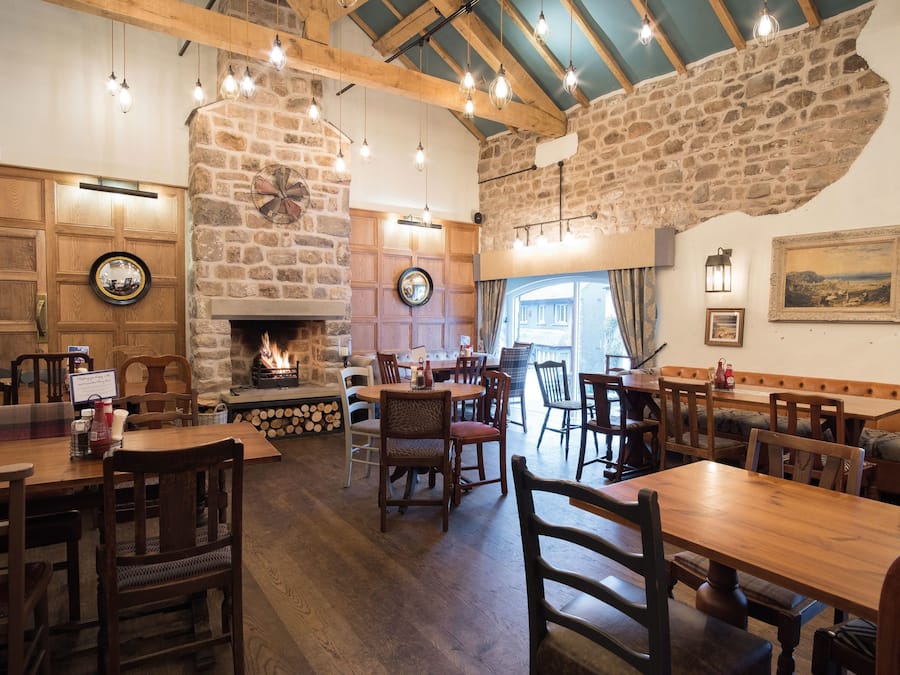 Breakfast, lunch, dinner served; local cuisine