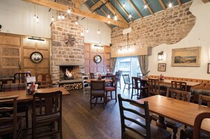 Breakfast, lunch, dinner served; local cuisine 