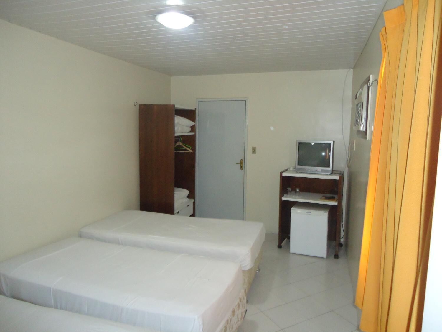 luxury single room | minibar, desk, blackout curtains, iron/ironing board