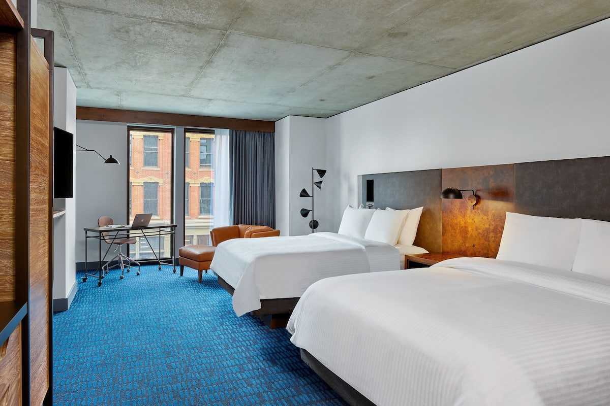 egyptian cotton sheets, premium bedding, in-room safe, desk