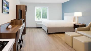 Habitación, 1 cama Queen size, con acceso para personas discapacitadas, para no fumadores (Sofa) | Escritorio, espacio para trabajar con laptop y insonorización